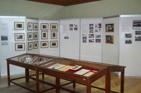 DIGITAL CAMERA